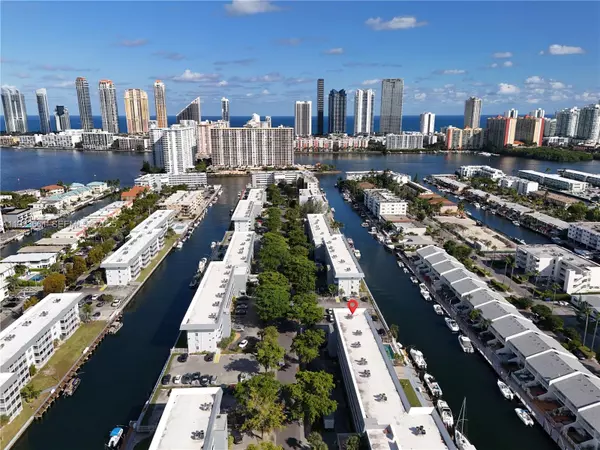 North Miami Beach, FL 33160,3550 NE 169th St #112