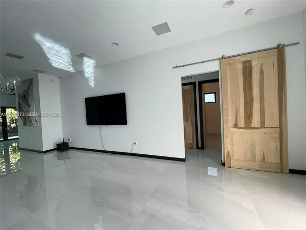 Miami, FL 33145,1233 SW 17th Ter