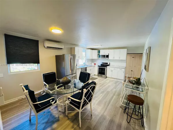 Hollywood, FL 33020,2205 Roosevelt St #4