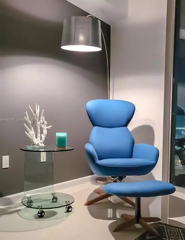 Miami, FL 33131,465 Brickell Ave #3804