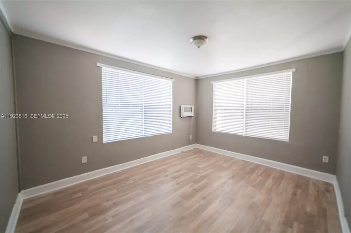 Coral Gables, FL 33134,119 Menores Ave #12