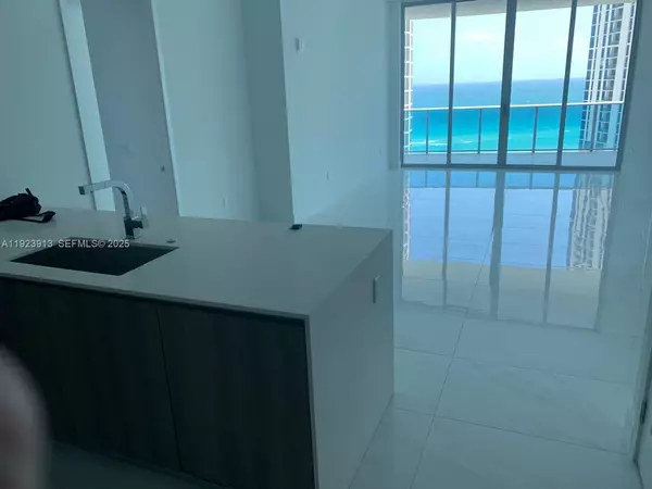Sunny Isles Beach, FL 33160,17550 Collins Ave #1204