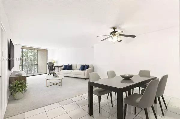 Hollywood, FL 33021,3800 N Hills Dr #206