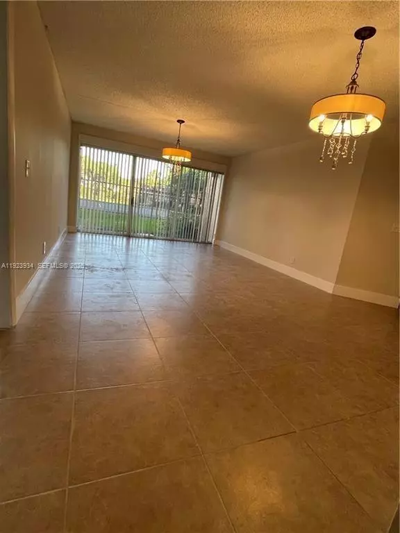 Coral Springs, FL 33067,8801 Wiles Rd #108