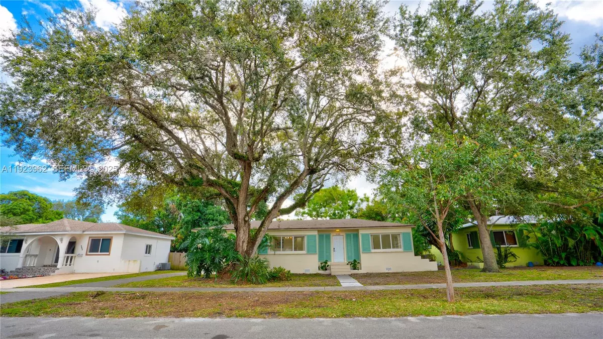 North Miami, FL 33161,1230 NE 133rd St