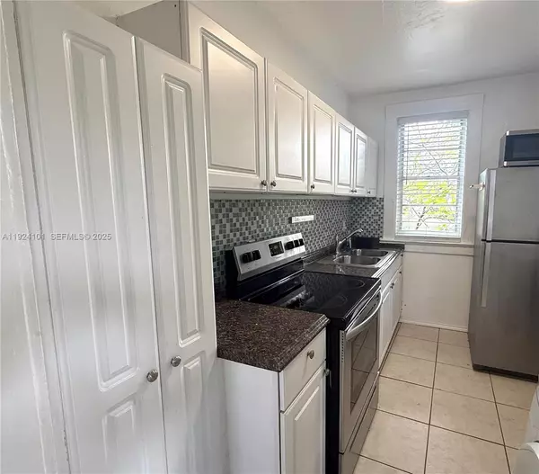 Miami, FL 33138,586 NE 62nd St #4