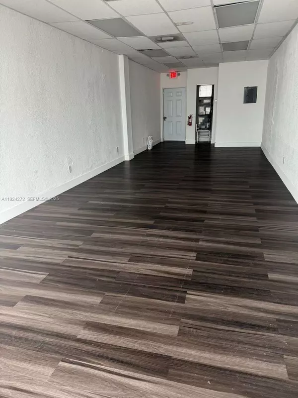 North Miami, FL 33161,12773 W Dixie Hwy #714