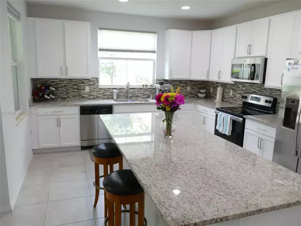 Davie, FL 33314,5215 Golden Eagle Ter