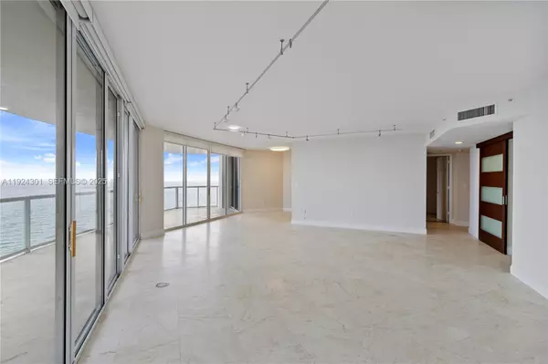 Sunny Isles Beach, FL 33160,18671 Collins Ave #1702