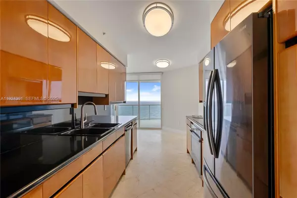Sunny Isles Beach, FL 33160,18671 Collins Ave #1702
