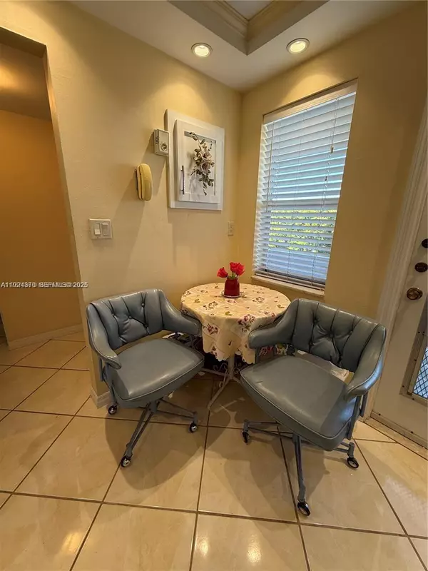 Hollywood, FL 33021,4800 Hillcrest Ln #511