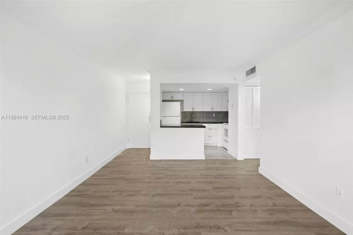 Miami, FL 33126,4325 NW South Tamiami Canal Dr #314