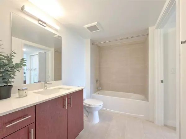 Sweetwater, FL 33172,11239 NW 4th Ter #112