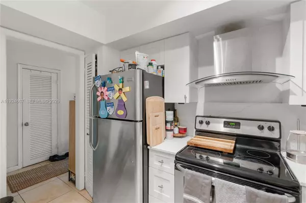 Key Biscayne, FL 33149,555 Crandon Blvd #21