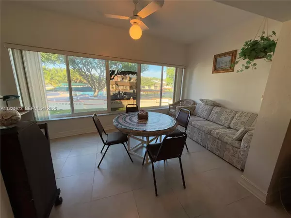 Lauderdale Lakes, FL 33319,4270 NW 40th St #202