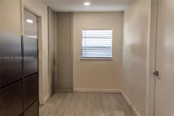 Hollywood, FL 33020,2444 Roosevelt St