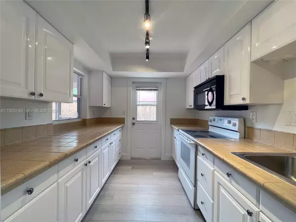 Delray Beach, FL 33483,2230 Spanish Trl #A