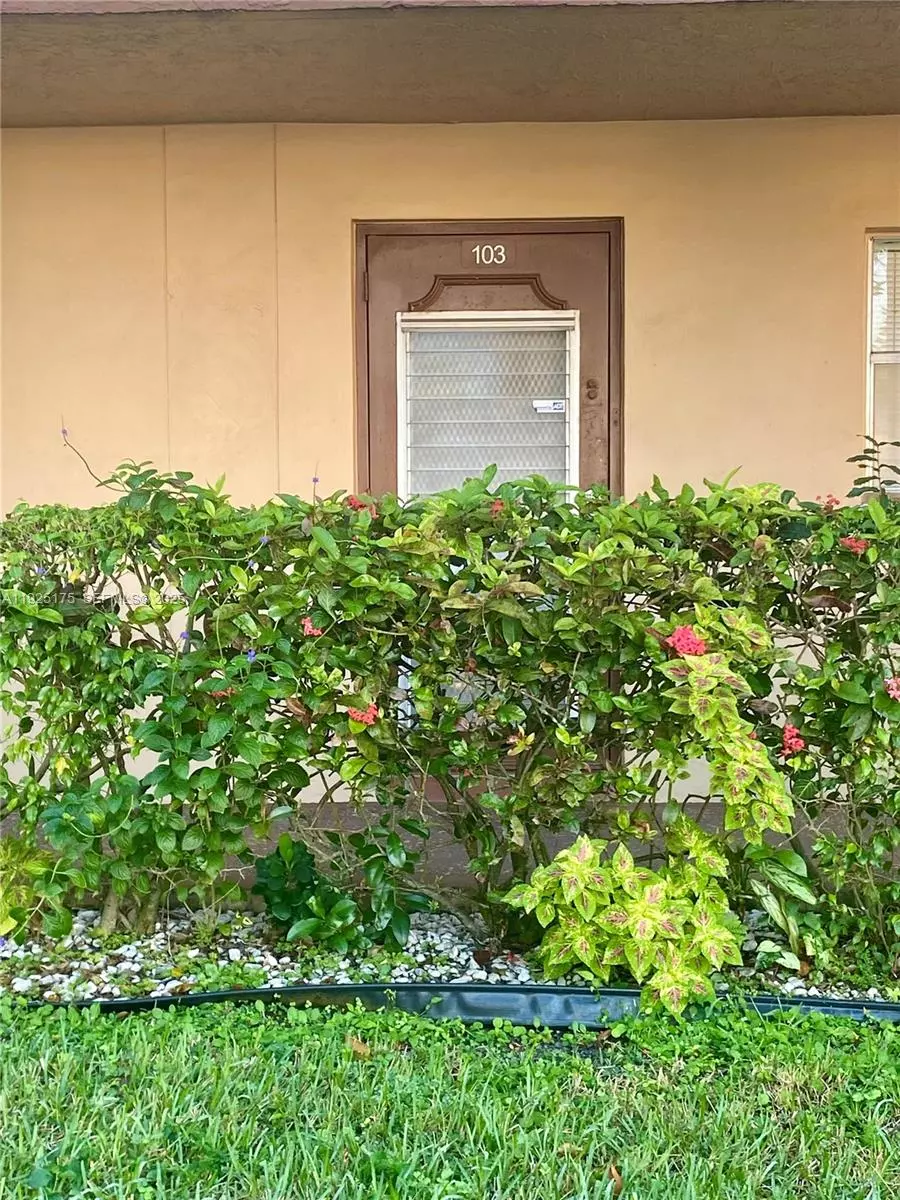 Sunrise, FL 33322,9261 Sunrise Lakes Blvd #103