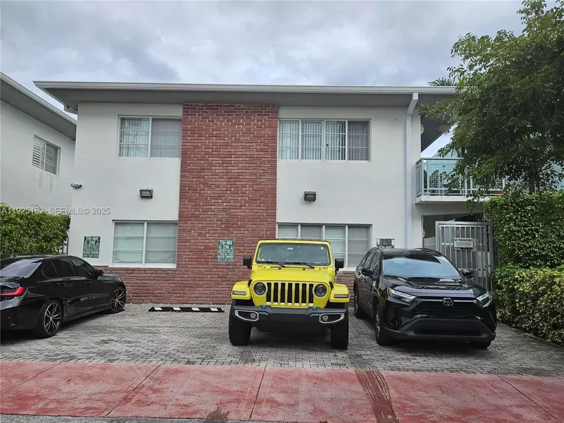 6905 Bay Dr #16, Miami Beach, FL 33141