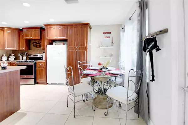 Hollywood, FL 33024,6810 Farragut St