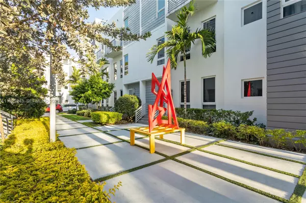 Doral, FL 33172,9187 NW 33th St