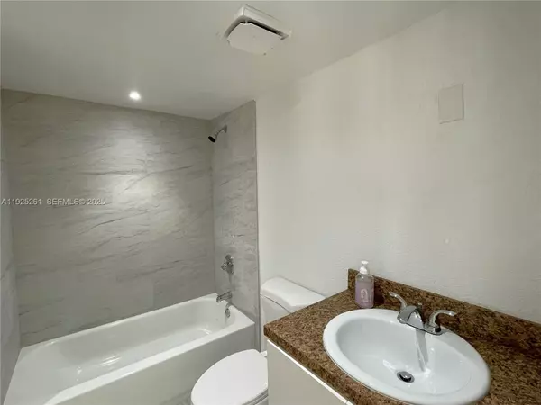 Miami, FL 33126,4721 NW 7th St #104-12