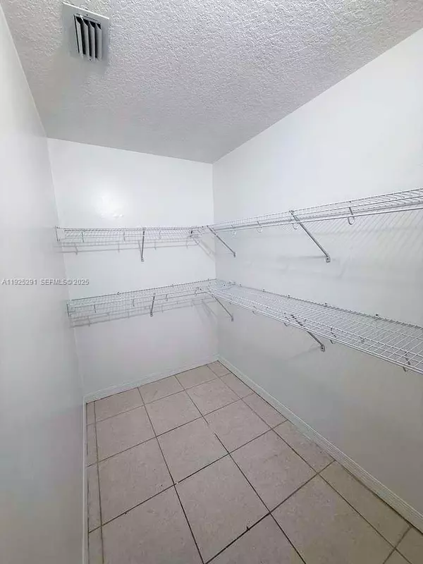 Doral, FL 33178,6630 NW 114th Ave #1502