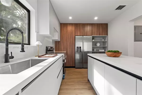 Lauderhill, FL 33311,3860 NW 6th Ct