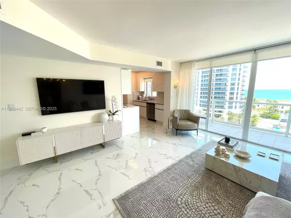 Miami Beach, FL 33140,5900 Collins Ave #1104