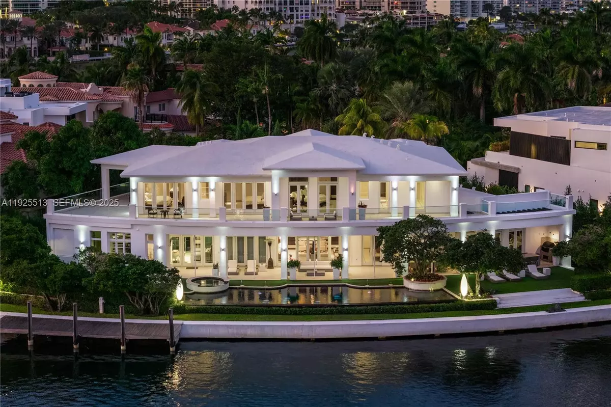 Golden Beach, FL 33160,142 S Island Is