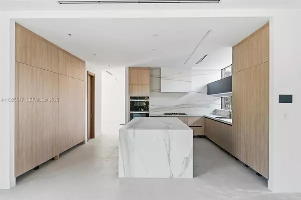 Miami, FL 33133,3551 Crystal Ct