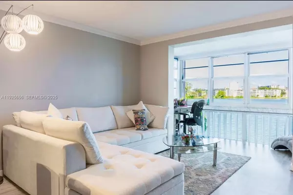 Miami, FL 33179,18555 NE 14th Ave #619