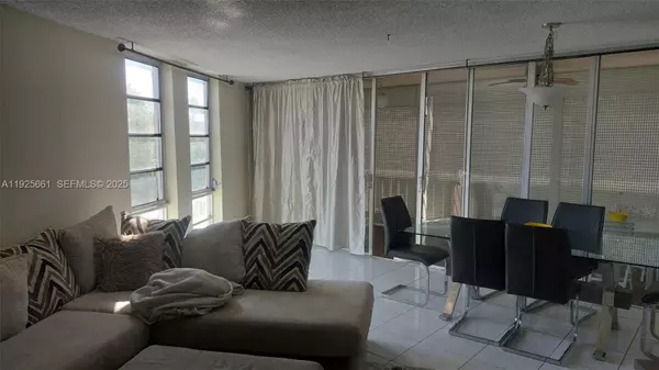 Lauderhill, FL 33319,6921 Environ Blvd #4P