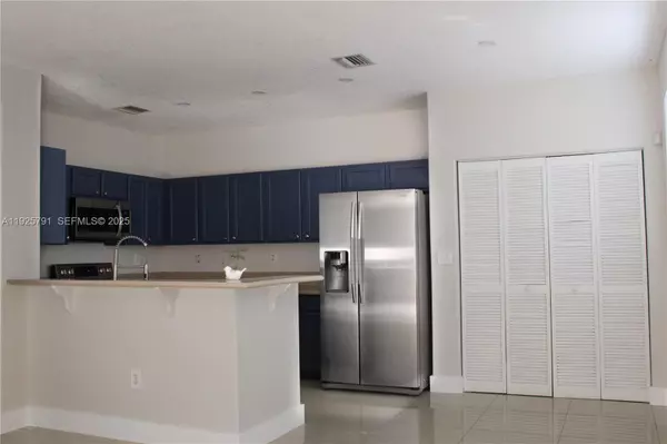 Doral, FL 33178,10866 NW 51st Ln