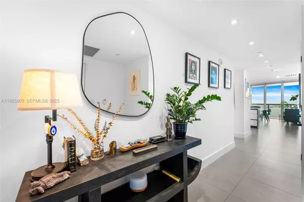 Miami, FL 33131,465 E Brickell Ave #3901