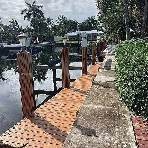 Pompano Beach, FL 33060,450 SE 6th Ter