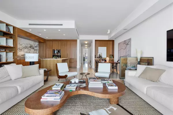 Aventura, FL 33180,3250 NE 188th St #608