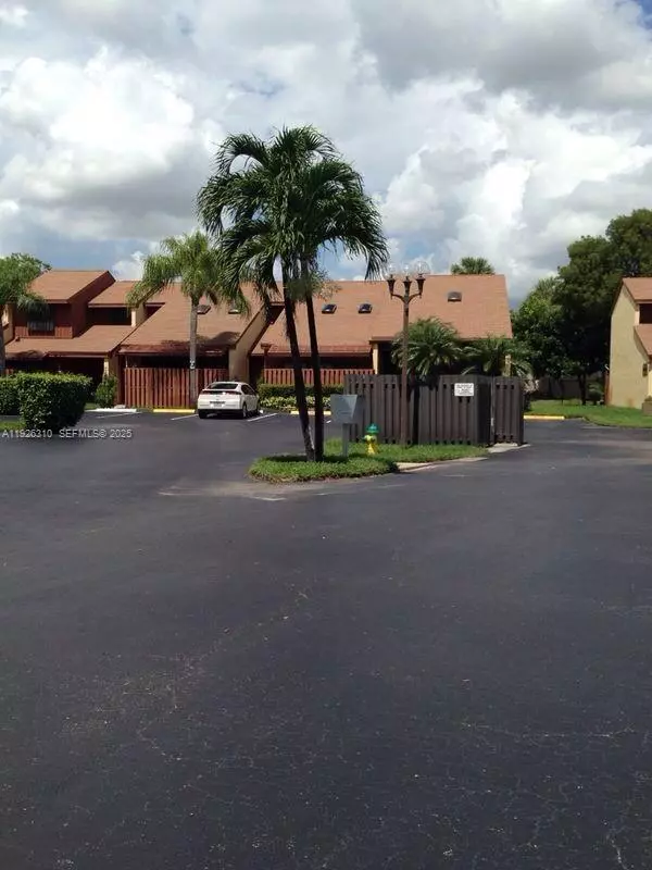 Dania Beach, FL 33004,405 SE 14th St #405