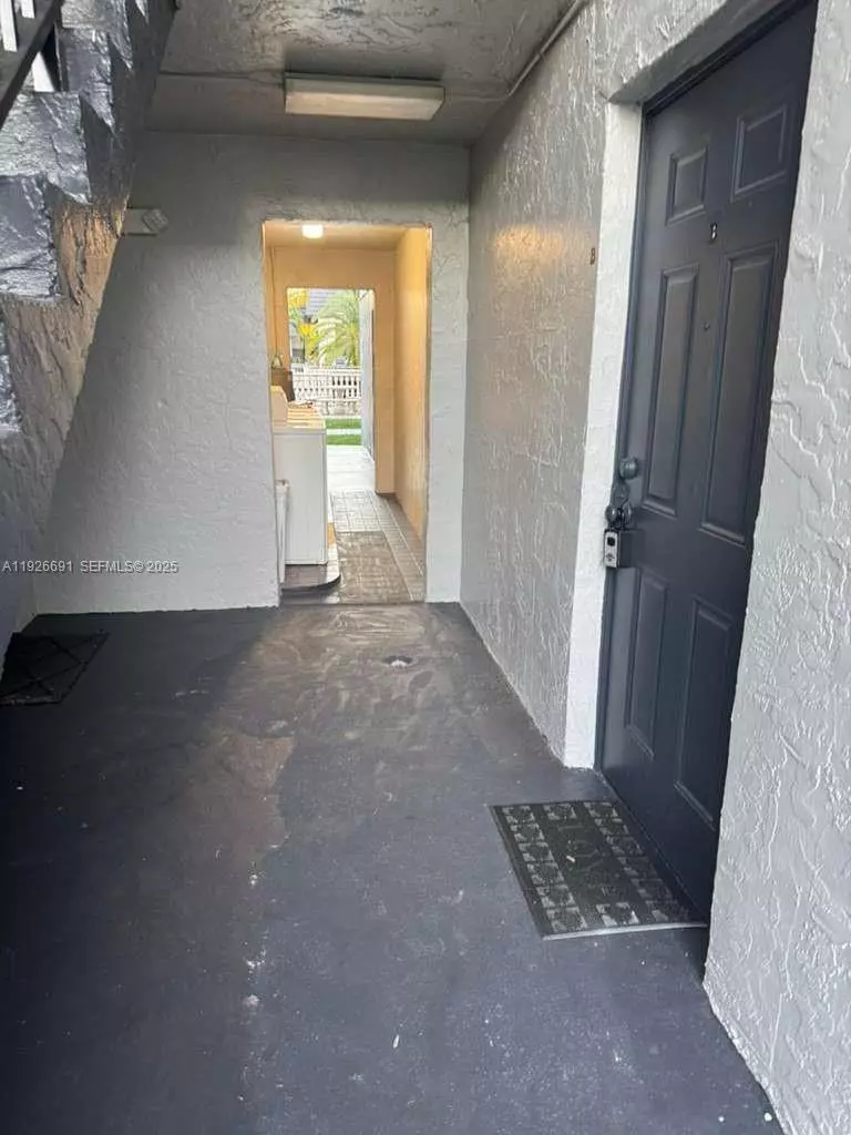 Hialeah, FL 33014,8003 W 6th Ave #B