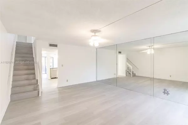 Dania Beach, FL 33314,5209 SW 40th Ave #51