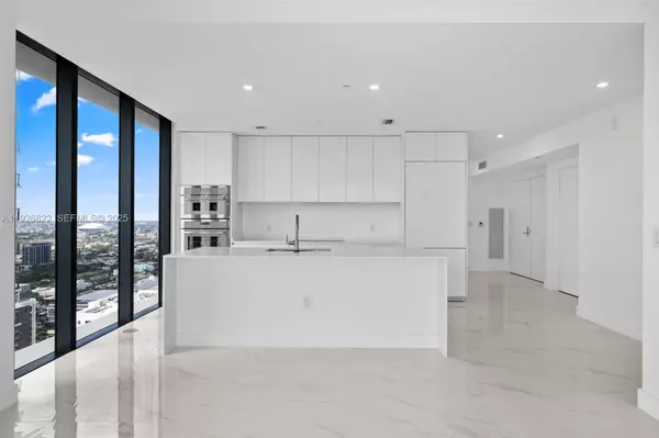 Miami, FL 33137,700 NE 24 #4607