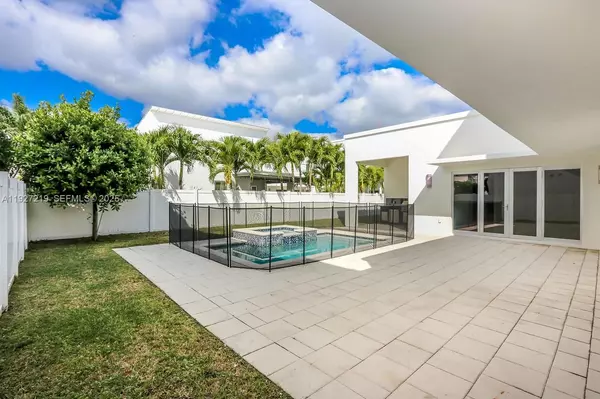 Doral, FL 33122,8272 NW 34th Dr