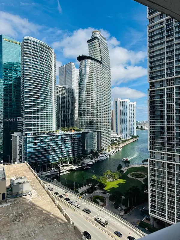 500 Brickell Ave #2205, Miami, FL 33131