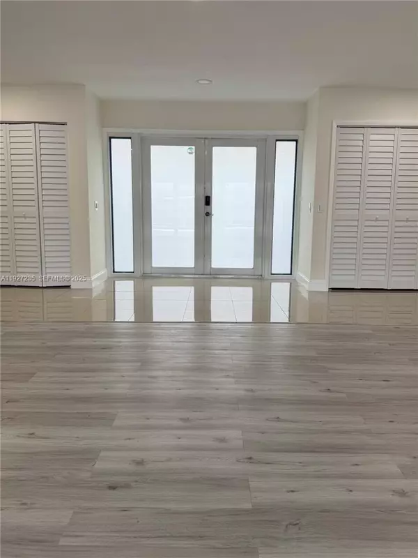 North Miami Beach, FL 33160,16453 NE 33rd Ave #0000