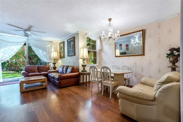 Aventura, FL 33180,19601 E Country Club Dr #7102