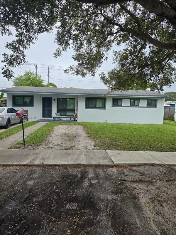 3341 NW 178th St, Miami Gardens, FL 33056