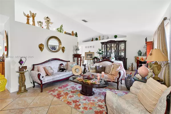 Port St. Lucie, FL 34983,652 SW Prado Ave