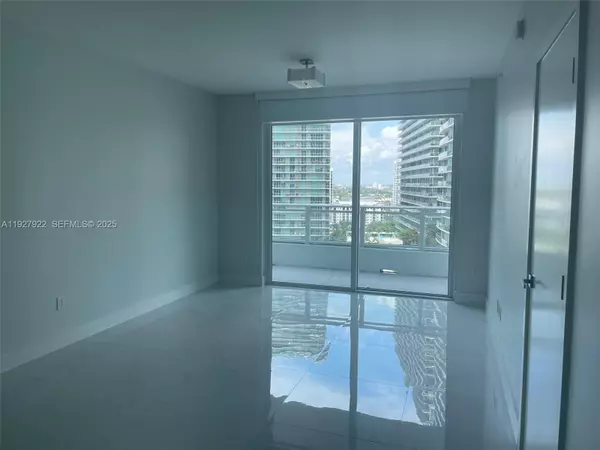 Miami, FL 33131,1080 Brickell Ave #1607