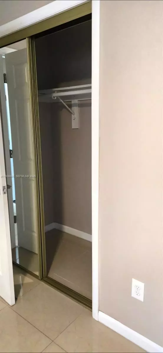 Hollywood, FL 33020,2228 Polk St #6