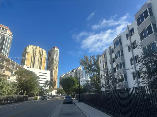 Sunny Isles Beach, FL 33160,250 180th Dr #254